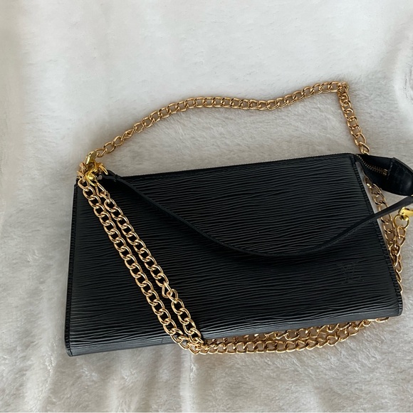 Louis Vuitton Black Epi Pochette Accessories - Picture 13 of 16